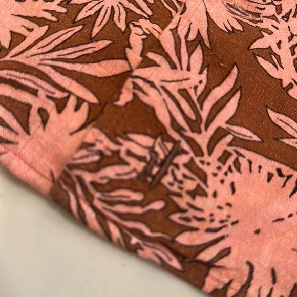 Linen Johnnie-O Hangin’ Out Shirt - Picture 5 of 9